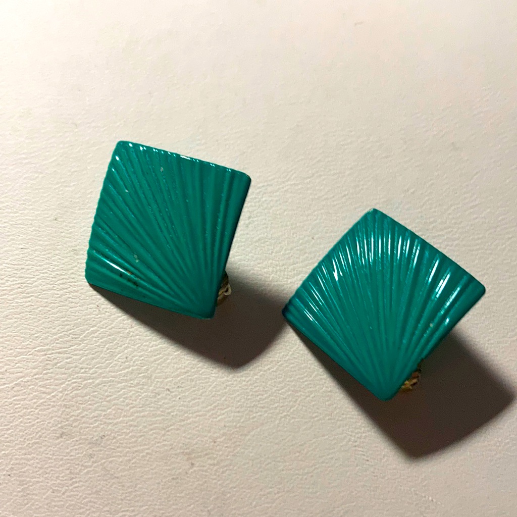 Green Square Clip Earrings 903